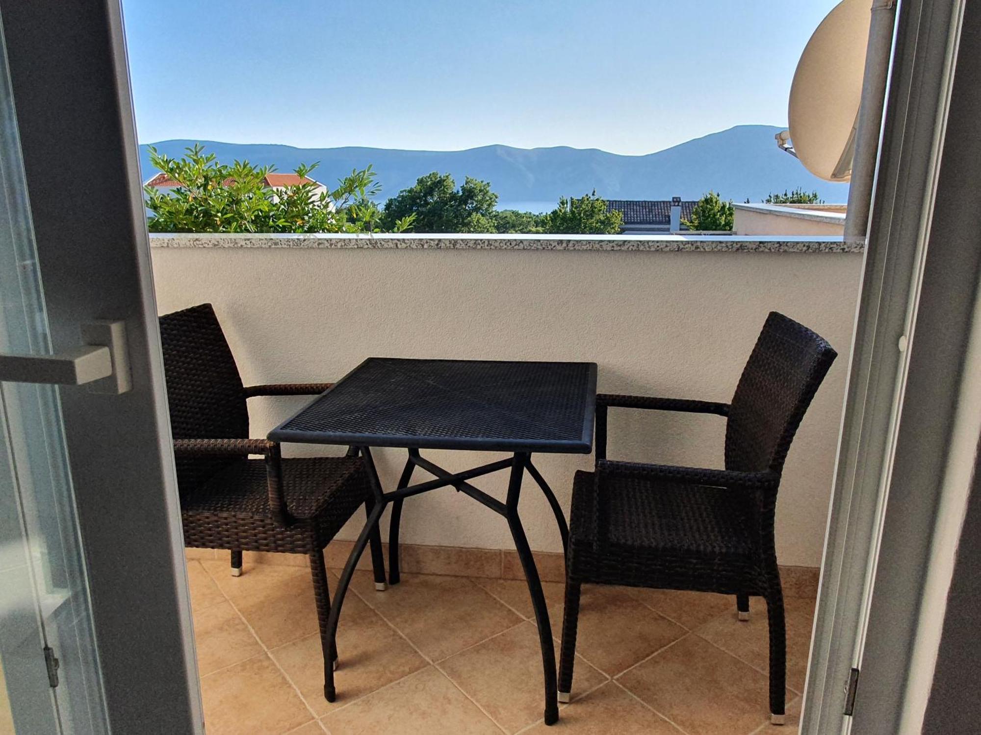 Apartmani Lanterna Krk Town Extérieur photo